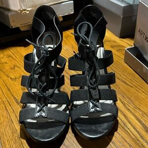 Apt9 Black heeled shoes size 9. New NIB